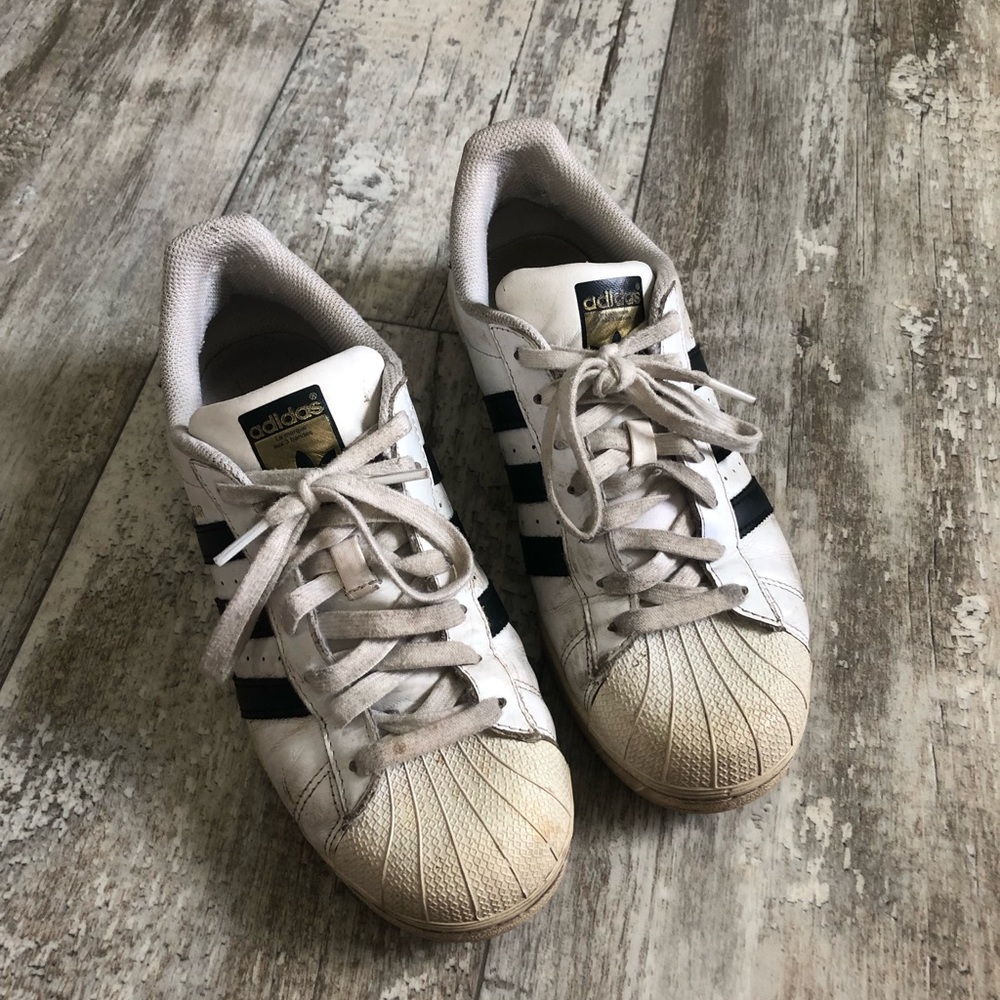 Adidas superstars